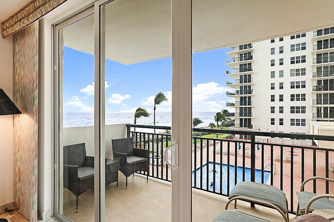 Primary Photo - 1149 Hillsboro Mile