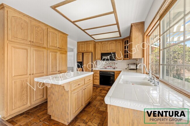 Building Photo - Charming 3-Bedroom 2 Bath Home with Spacious 1826 Sq. Ft. Layout in the East Simi Valley!