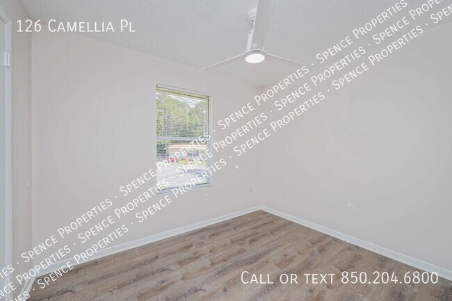 Building Photo - 126 Camellia Pl