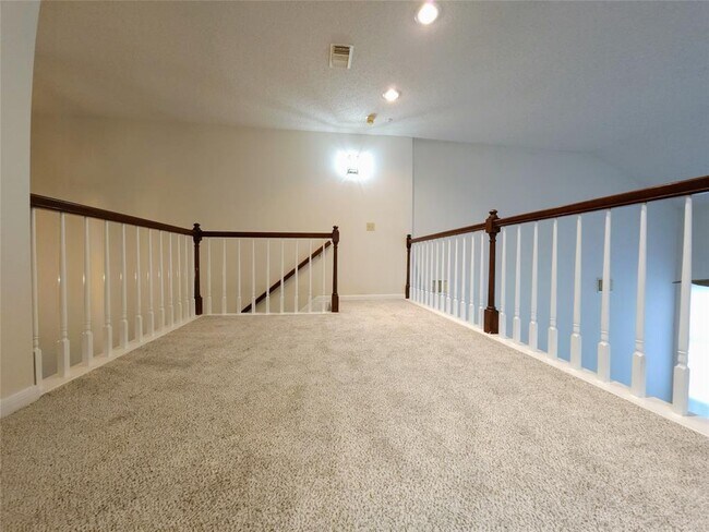 Building Photo - 3226 Country Club Blvd