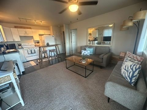 Building Photo - 250 Liholiho St