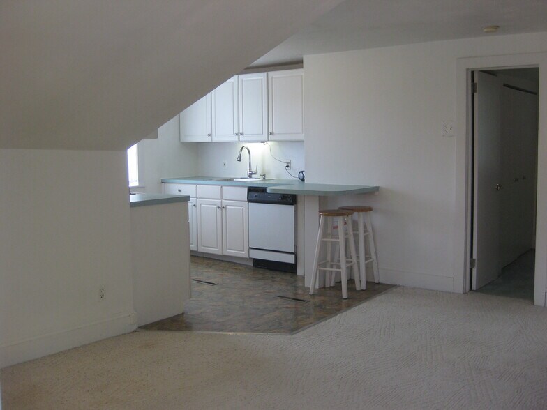 Building Photo - 300 Inman Terrace