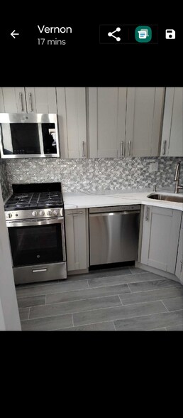 Building Photo - 870 Prospect Pl