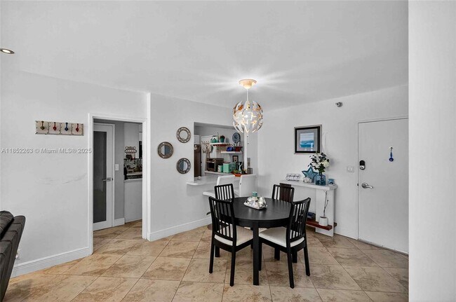 Building Photo - 5700 Collins Ave