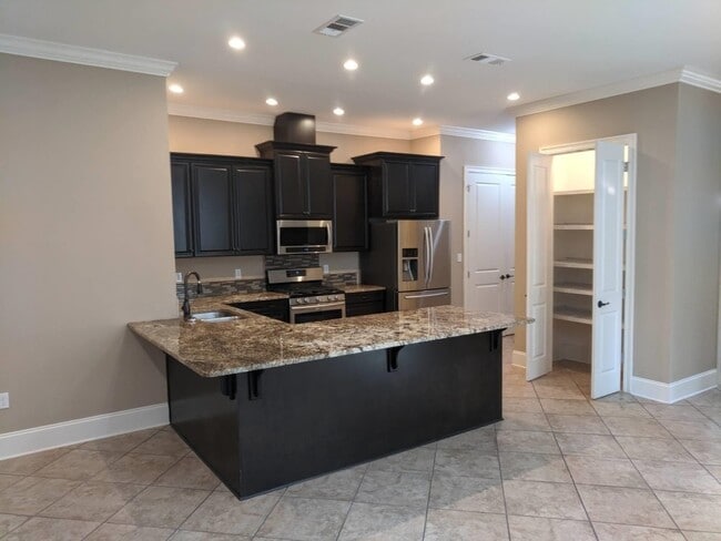 Building Photo - 1812 Ashley Hall Way