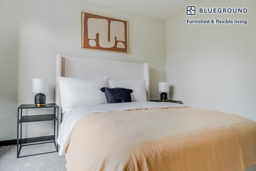 Building Photo - 15522 Northeast 22nd Place-SI FL3-ID904