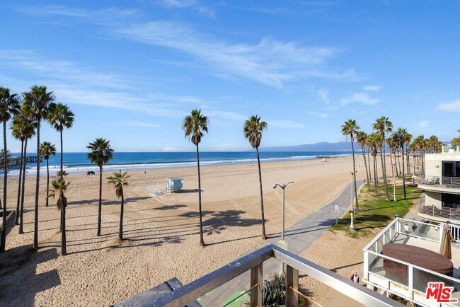 Building Photo - 3007 Ocean Front Walk