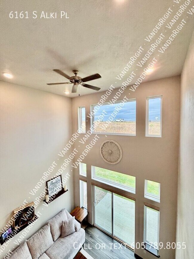 Building Photo - 6161 S Alki Pl