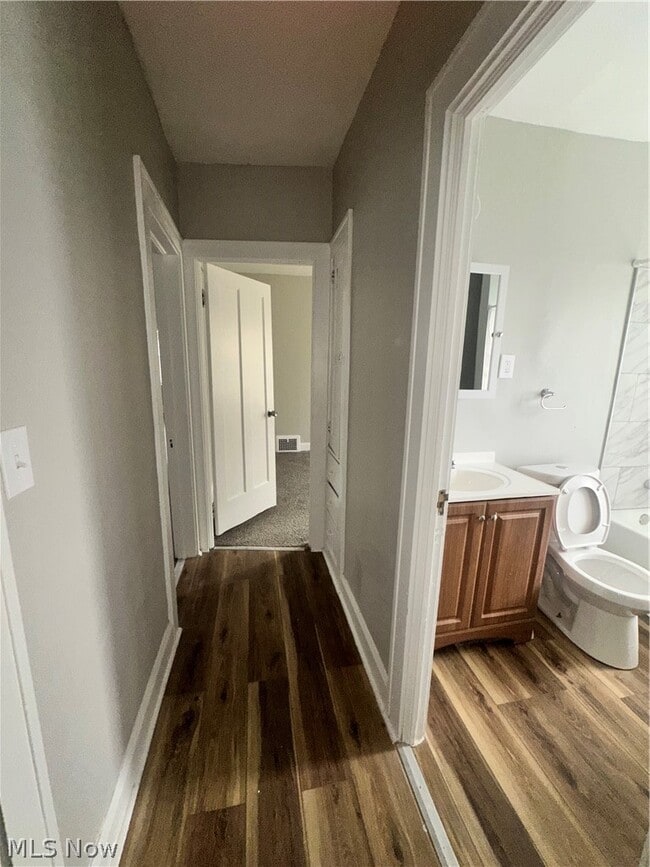 Building Photo - 1842 Colonnade Rd