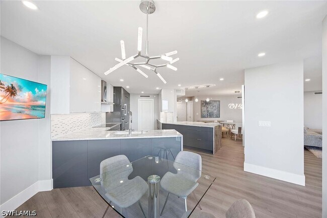 Building Photo - 6075 Pelican Bay Blvd