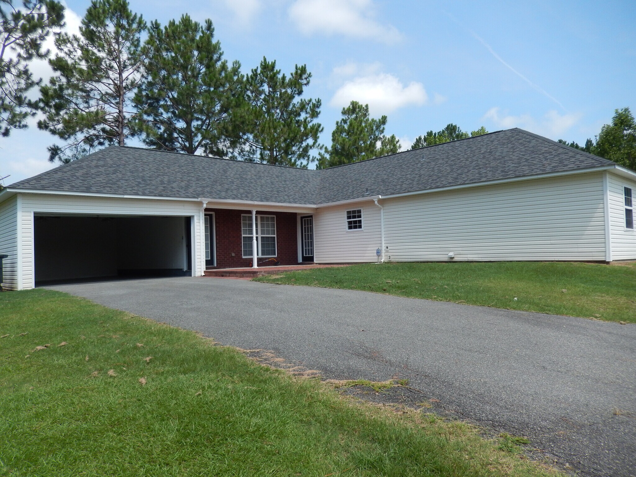 Two Car Garage with Covered Back Porch and Patio - 2065 Pinemount Blvd