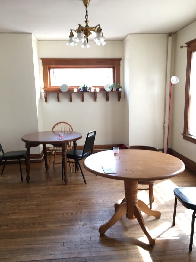 Building Photo - 116 Mitchell St