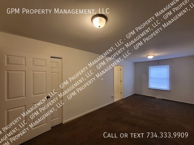 Building Photo - 8975 Nottingham Dr