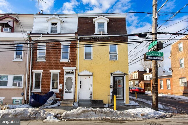 Building Photo - 1528 Church St