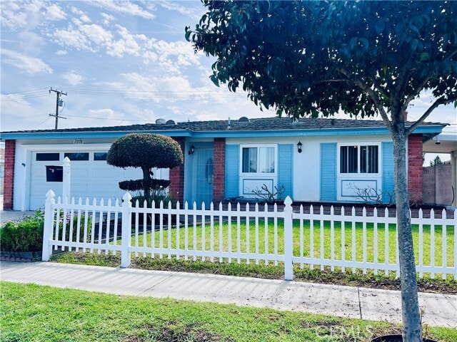 Building Photo - 11782 Azalea Ave