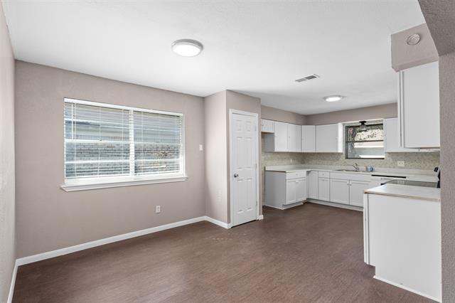 Primary Photo - 5809 Bobbie Ln