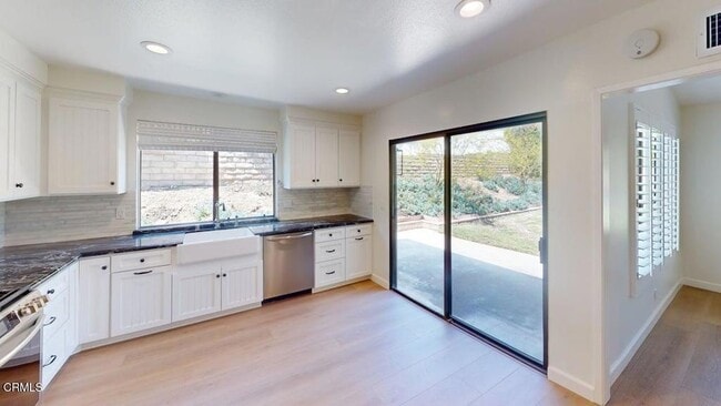 Building Photo - 1502 Briarglen Ave