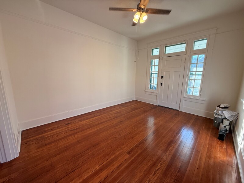 Building Photo - 2925 Bruxelles St