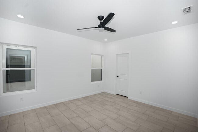 Building Photo - 8218 Casa Verde Rd