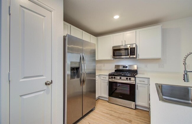 Building Photo - 10910 Bright Beacon Dr