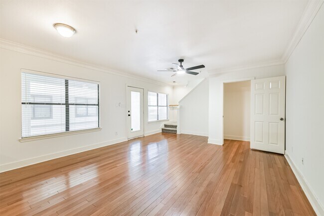 Building Photo - 1342 Rutland St