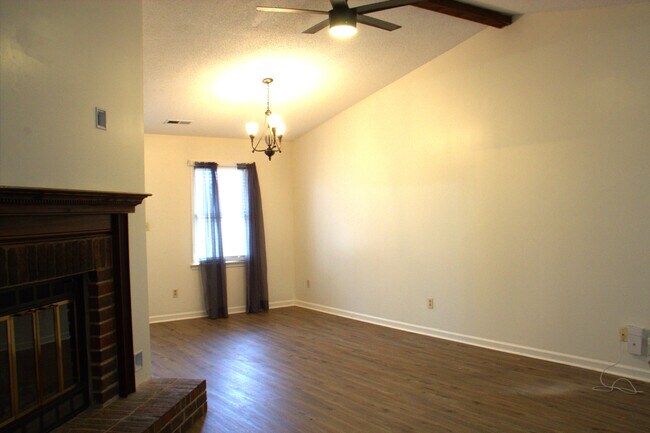 Building Photo - 1007 Kinsey Dr SE