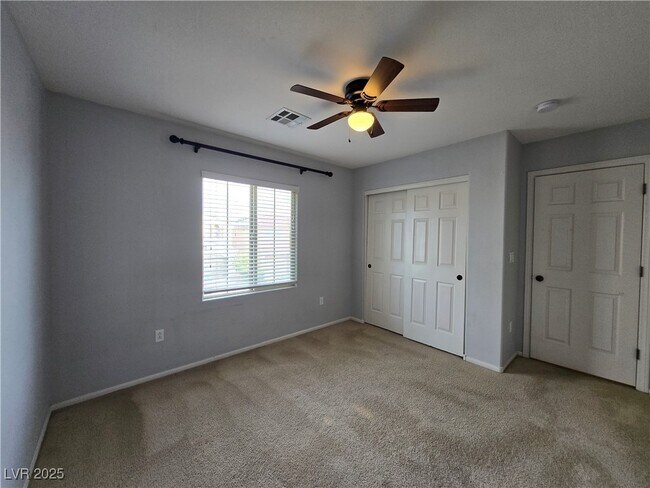 Building Photo - 10601 Cave Ridge St