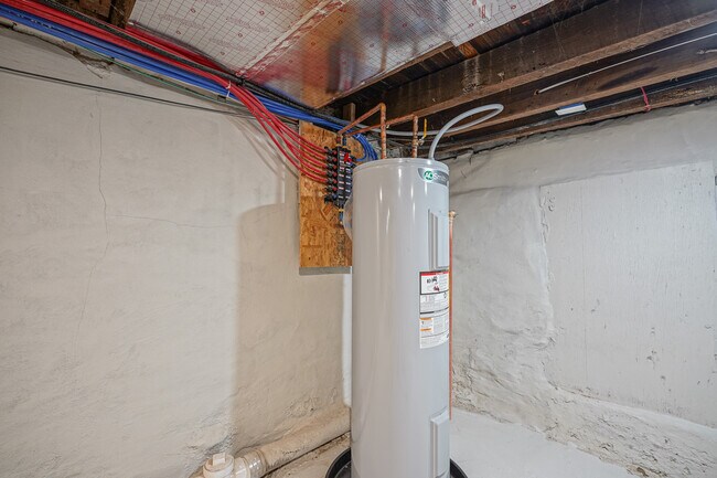 Building Photo - 1335 S Stanley St