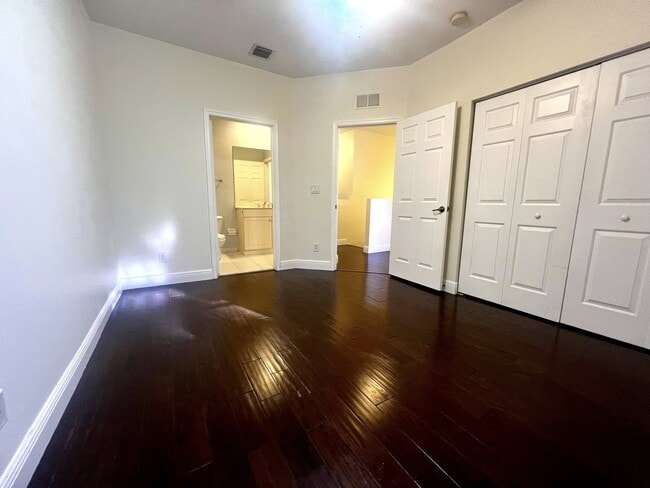 Building Photo - 3240 Fairway Cir