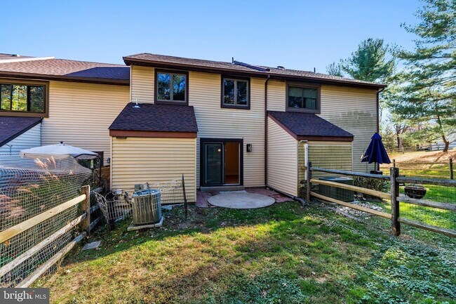 Building Photo - 3491 Coventry Pl