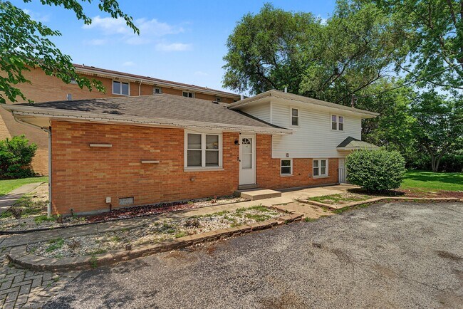 Building Photo - 2826 186th St