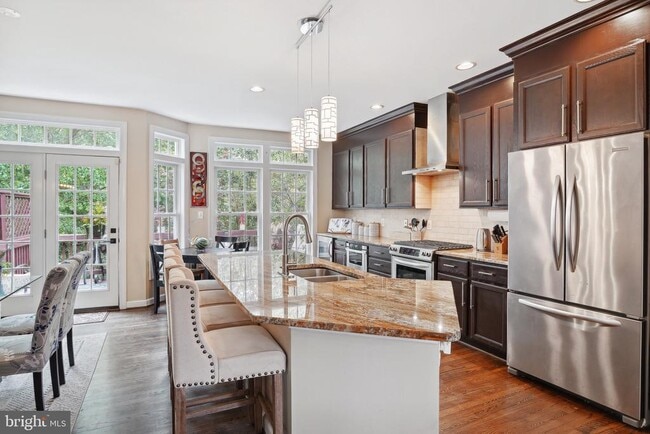 Building Photo - 6667 Debra Lu Way