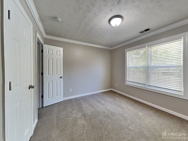 Building Photo - 802 Plantation Court Loganville GA