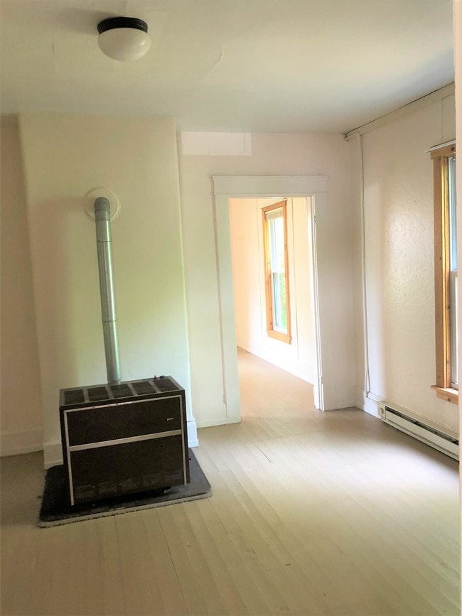 Building Photo - 44 S Shafer St