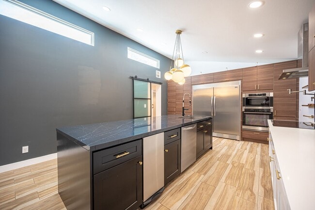 Building Photo - European-inspired Mid-Century Henderson Home!