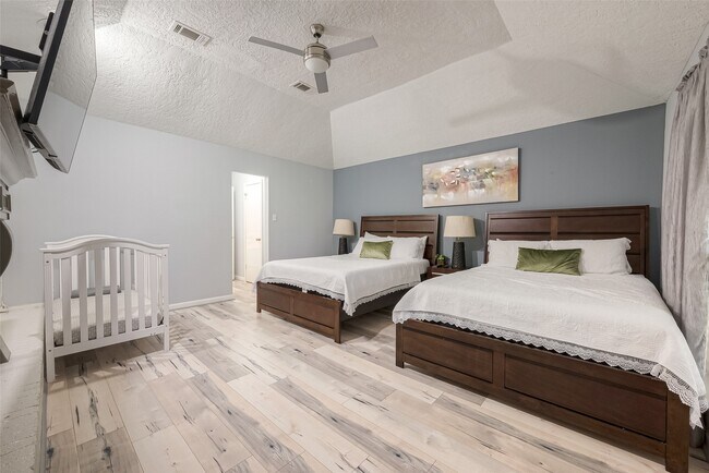 Building Photo - 1723 Rock Fence Dr