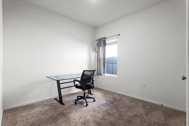 Building Photo - 2313 Forgetmenot Ln