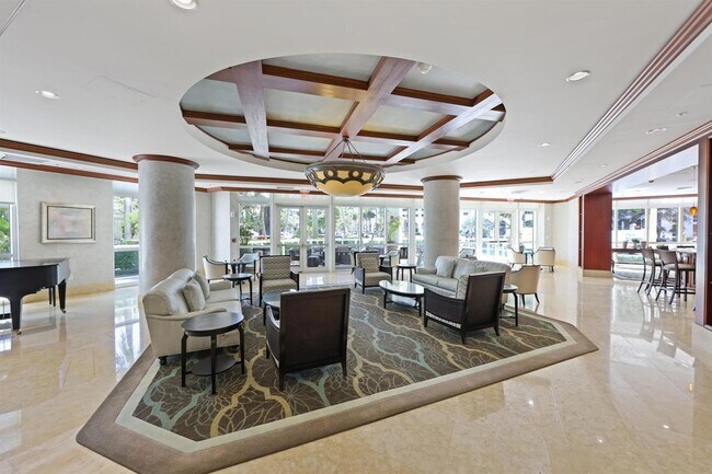 Building Photo - 347 N New River Dr E