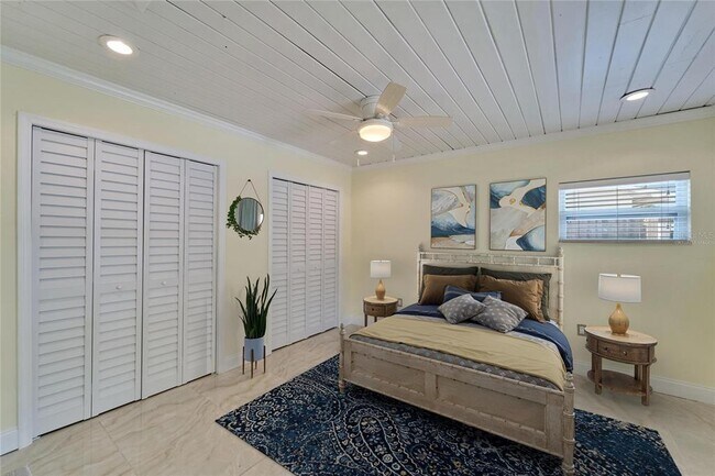 Building Photo - 8702 Driftwood Dr