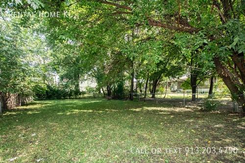 Building Photo - 7939 Robinson St