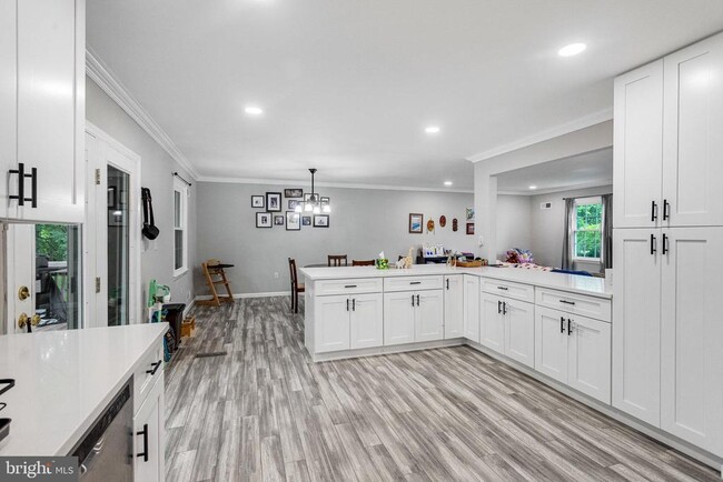 Building Photo - 4157 Waterway Dr
