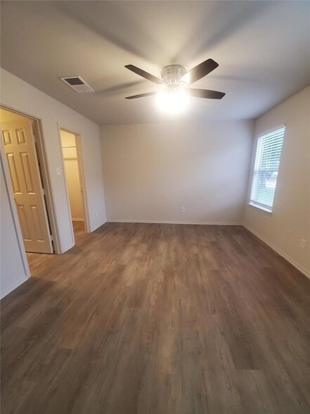 Building Photo - 6909 Hyland Cir