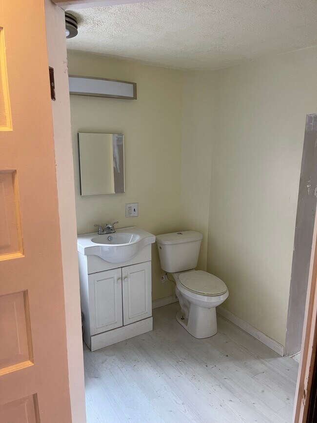 Building Photo - 1416 3rd Ave