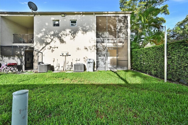 Building Photo - 3336 Quail Close