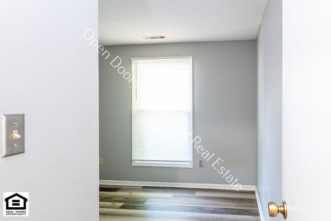 Building Photo - 7726 Tipperary Trail