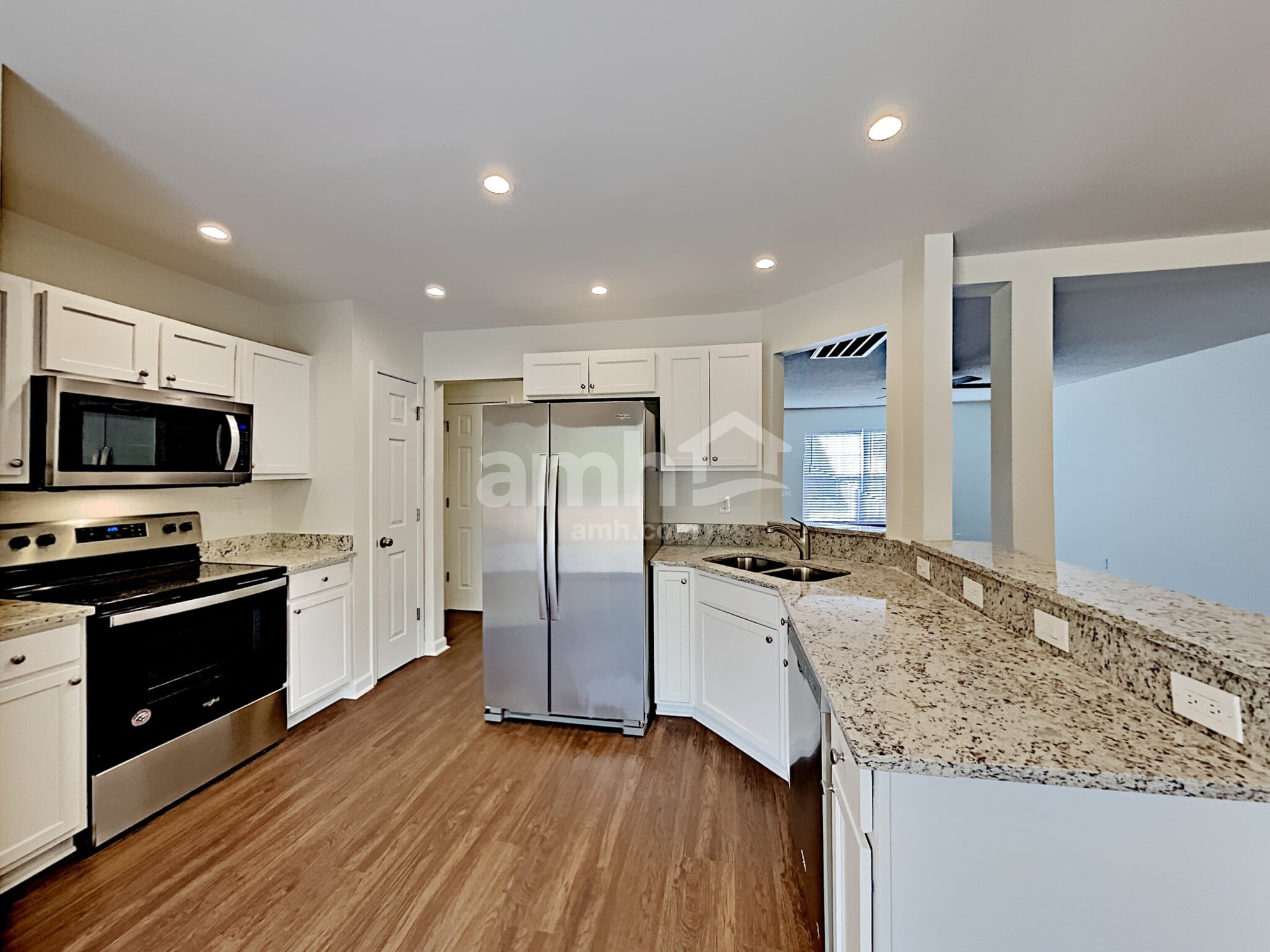 Building Photo - 900 Crowders Woods Dr