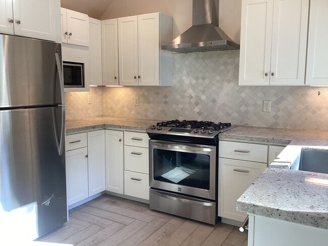 Building Photo - Desirable Soquel Location