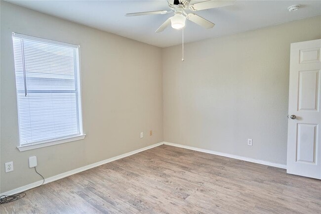 Building Photo - 2214 Katy Ln
