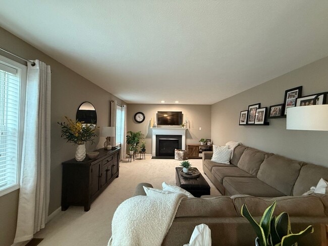 Building Photo - Brynwood Single Family Home
