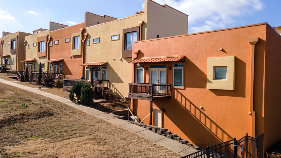 Building Photo - 115 Vertical Loft Dr